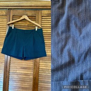 GAP Women's Navy Pinstripe Shorts size 8.
